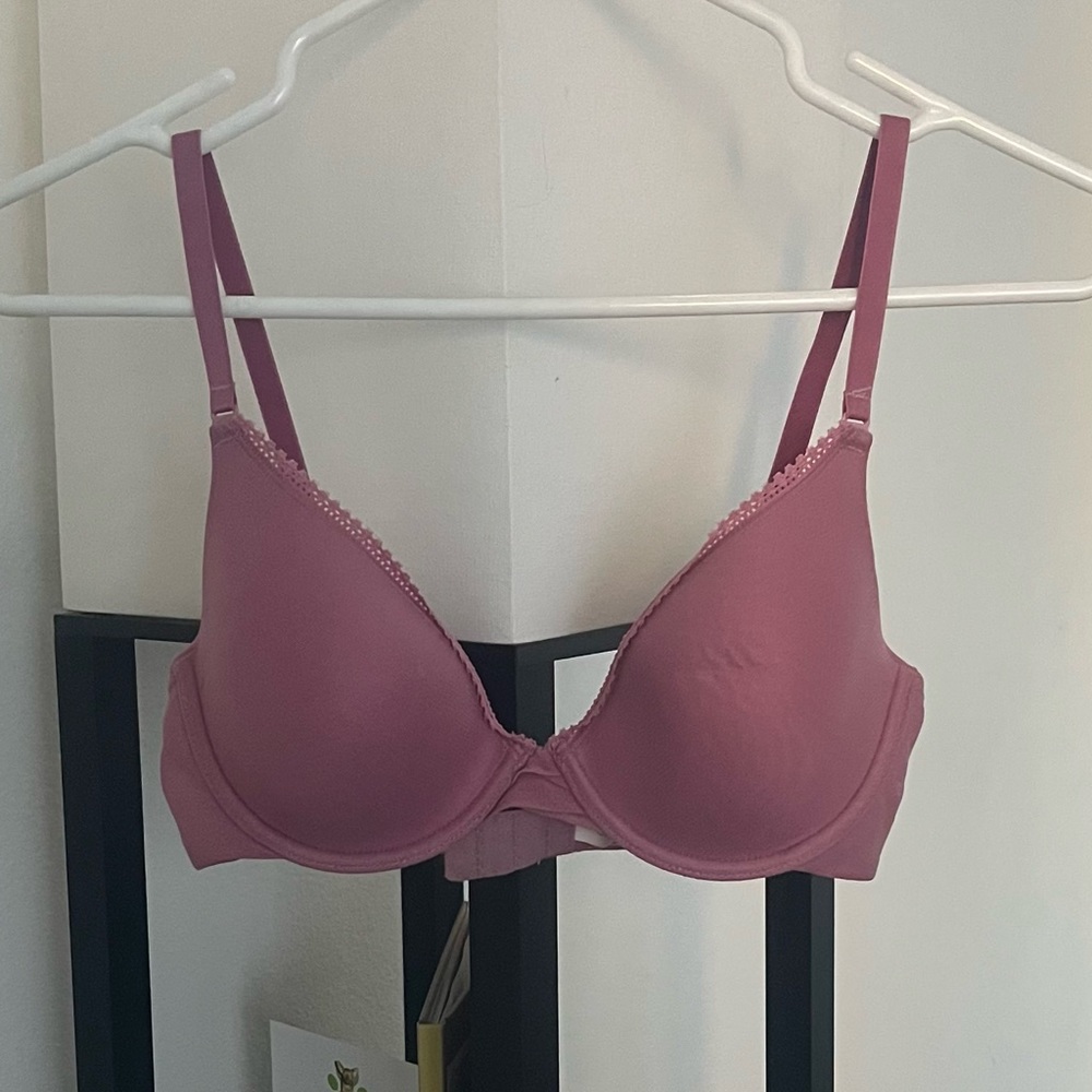 WACOAL t shirt bra Pink New. 32C